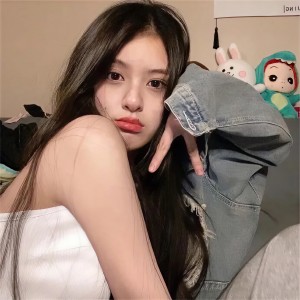 收聽林伊柔的Dạ Vũ歌詞歌曲