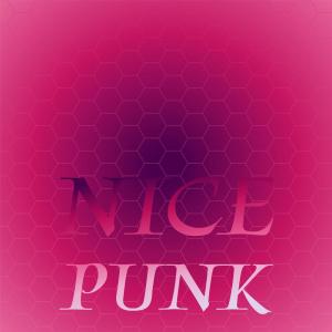 Dengarkan lagu Denial Scalp nyanyian Nene Cosh dengan lirik