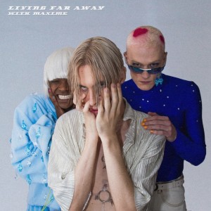 Dengarkan living far away (Explicit) lagu dari Internet Girl dengan lirik