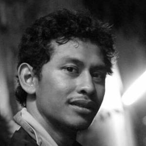 Dengarkan Balap Pit lagu dari Masrinas dengan lirik