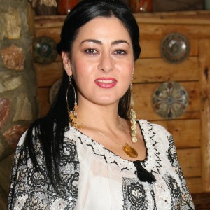 Listen to Da-I La Suflet Mangaiere song with lyrics from Luminița Pușcaș