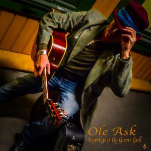 收聽Olé Ask的Kjærlighet Og Grønt Gull (feat. Deb Girnius & Frank Ryghaug)歌詞歌曲