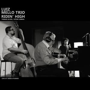 ดาวน์โหลดและฟังเพลง Texbop Blues (Live) พร้อมเนื้อเพลงจาก Luiz Mello Trio