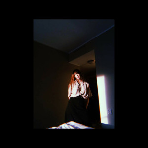 Dengarkan lagu Should I Stay Or Should I Go nyanyian Ofelia dengan lirik